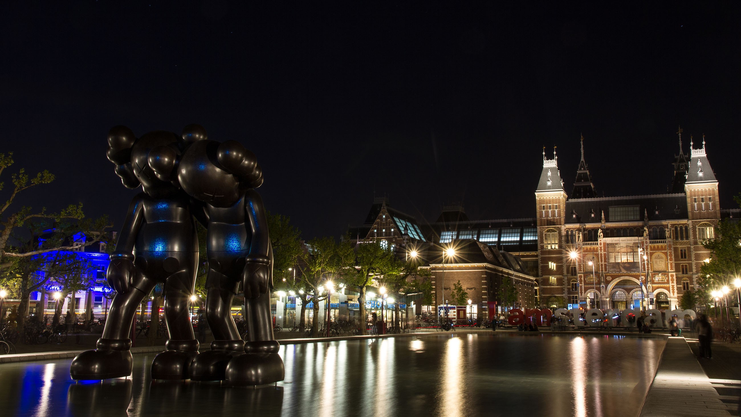 KAWS-ARTZUID-Rijksmuseum-Amsterdam